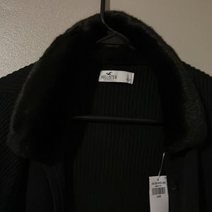 Hollister faux fur collared cardigan- cropped